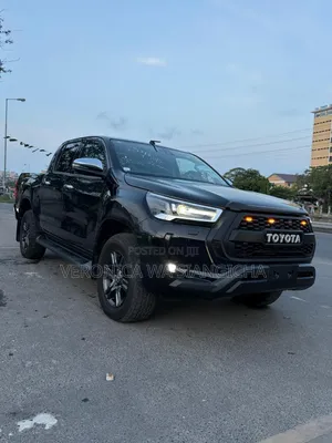 Toyota Hilux 2021 Black