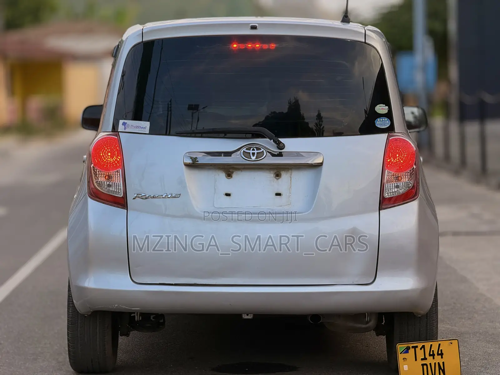 Toyota Ractis 2006 Silver