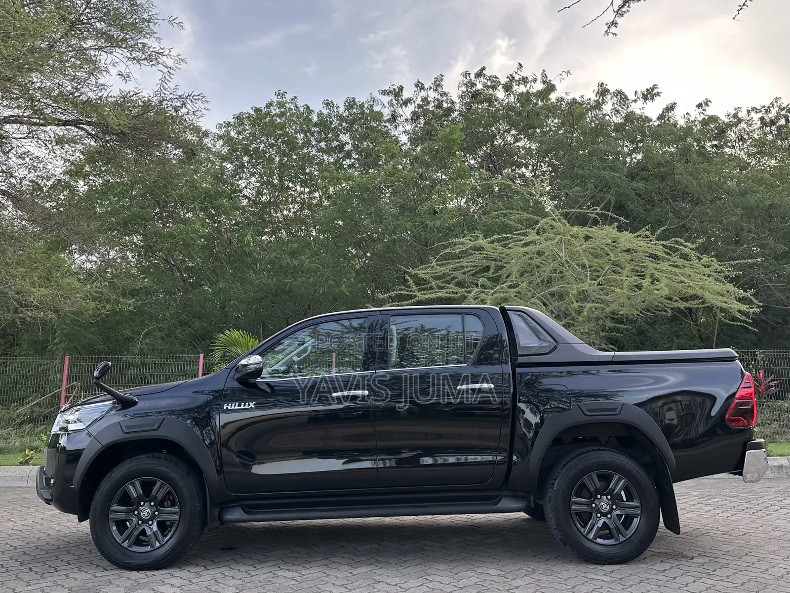 Toyota Hilux 2020 Black