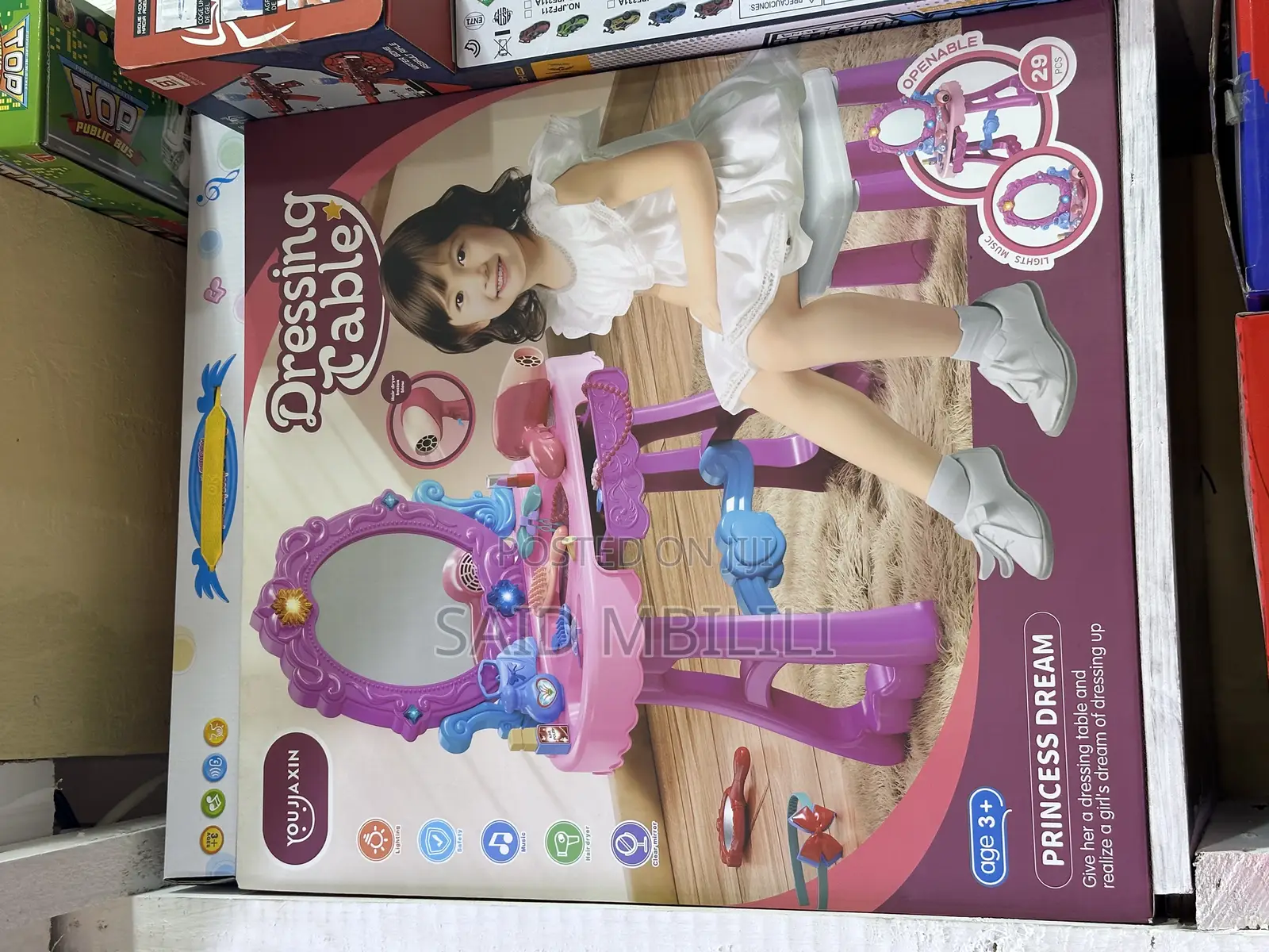 Girl Simulated Dressing Table,