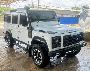 Land Rover Defender 2016 Off white
