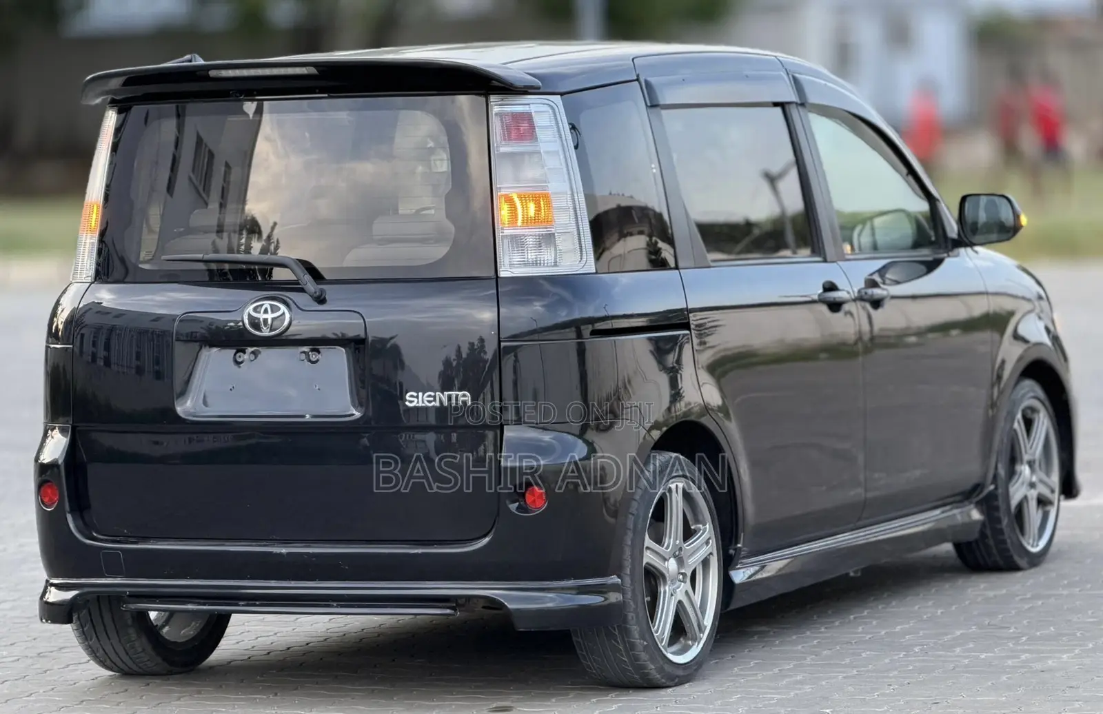 Toyota Sienta 1.5 FWD 2008 Black