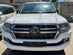 Toyota Land Cruiser 2020 White