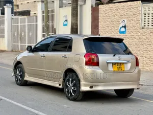 Toyota Corolla RunX 2002 Gold