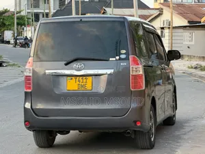 Toyota Noah 2008 Gray