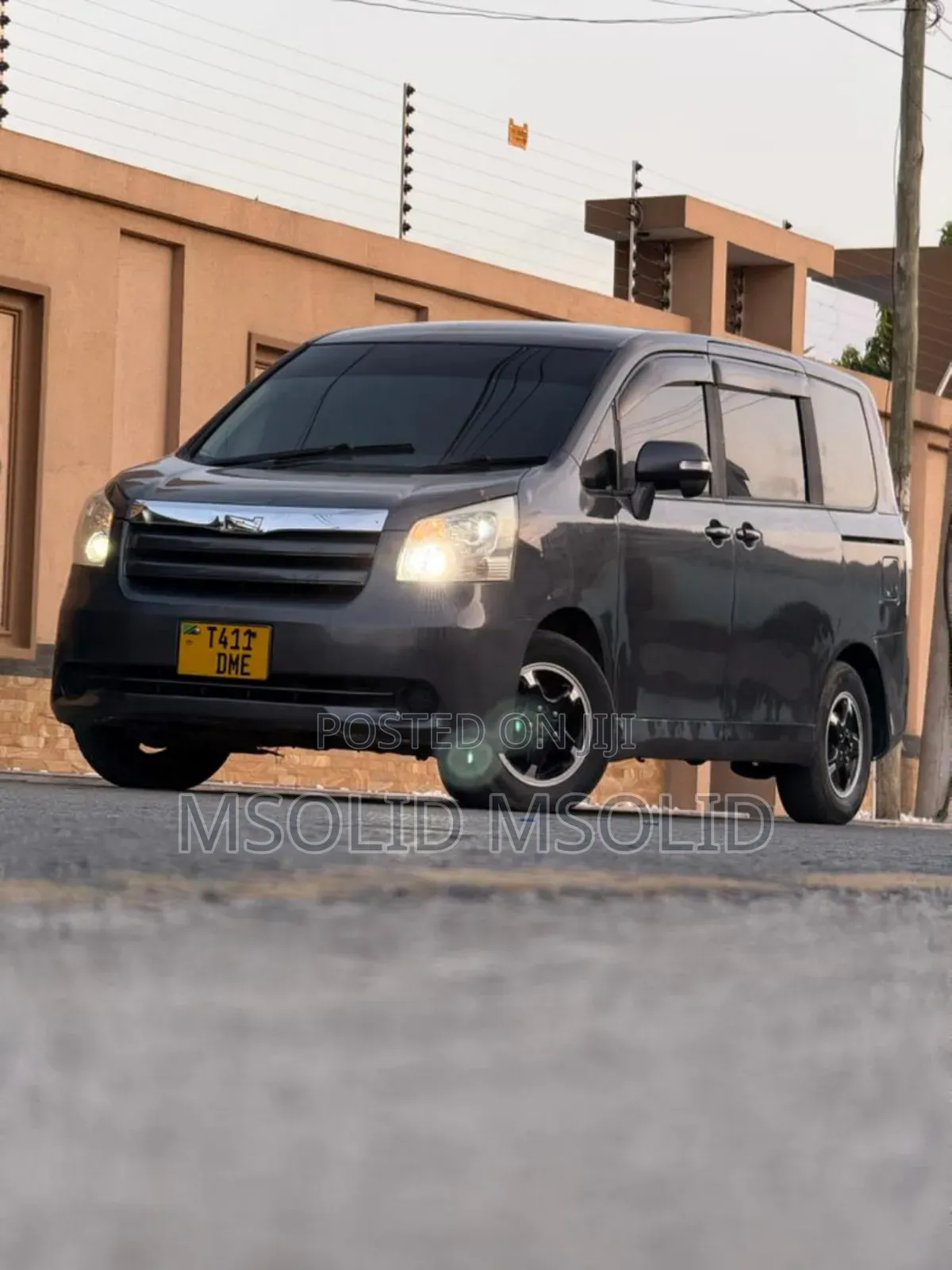 Toyota Noah 2008 Gray
