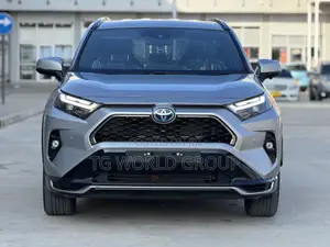 Toyota RAV4 Plug-In Hybrid 2025 Silver