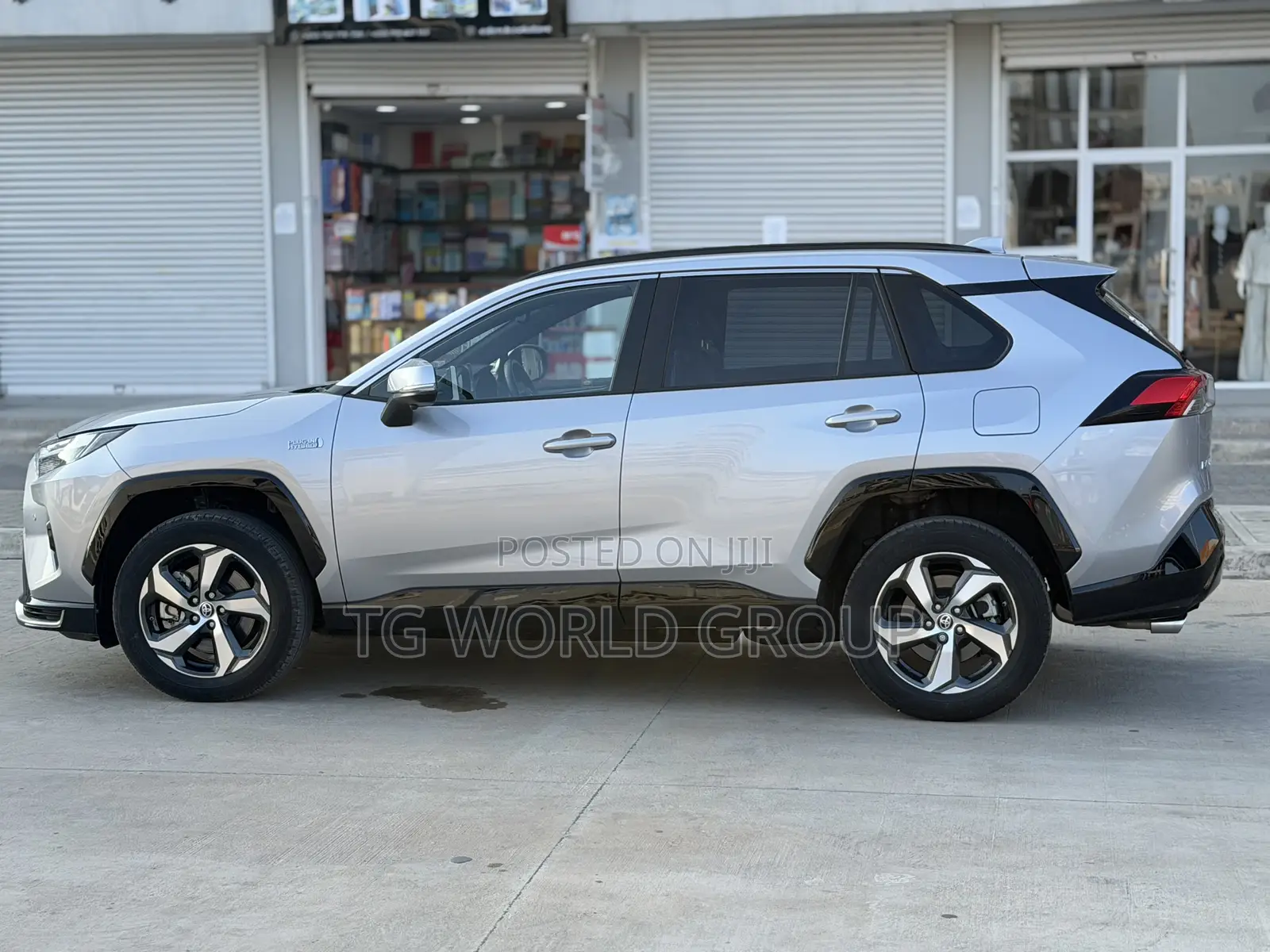 Toyota RAV4 Plug-In Hybrid 2025 Silver