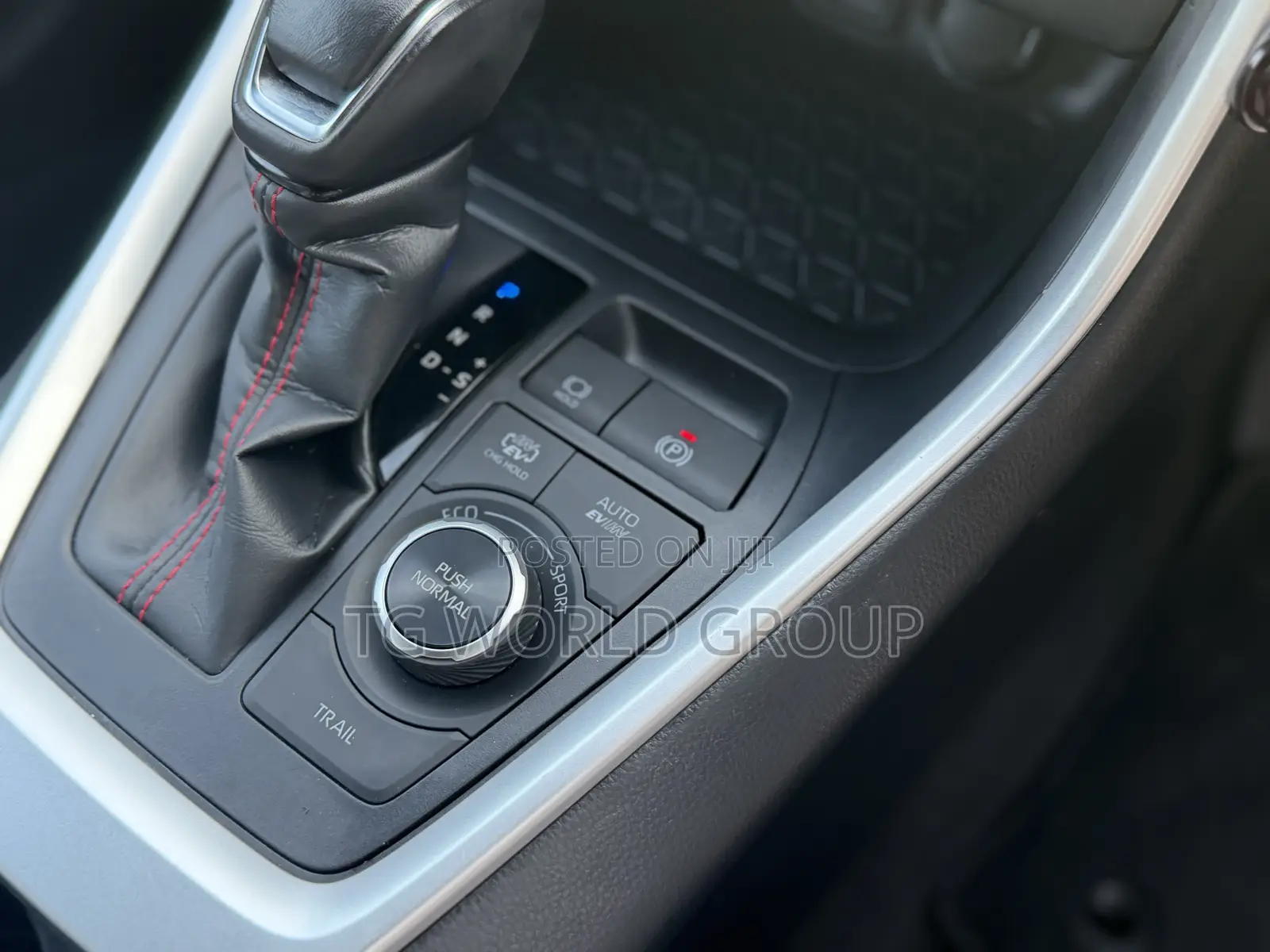 Toyota RAV4 Plug-In Hybrid 2025 Silver