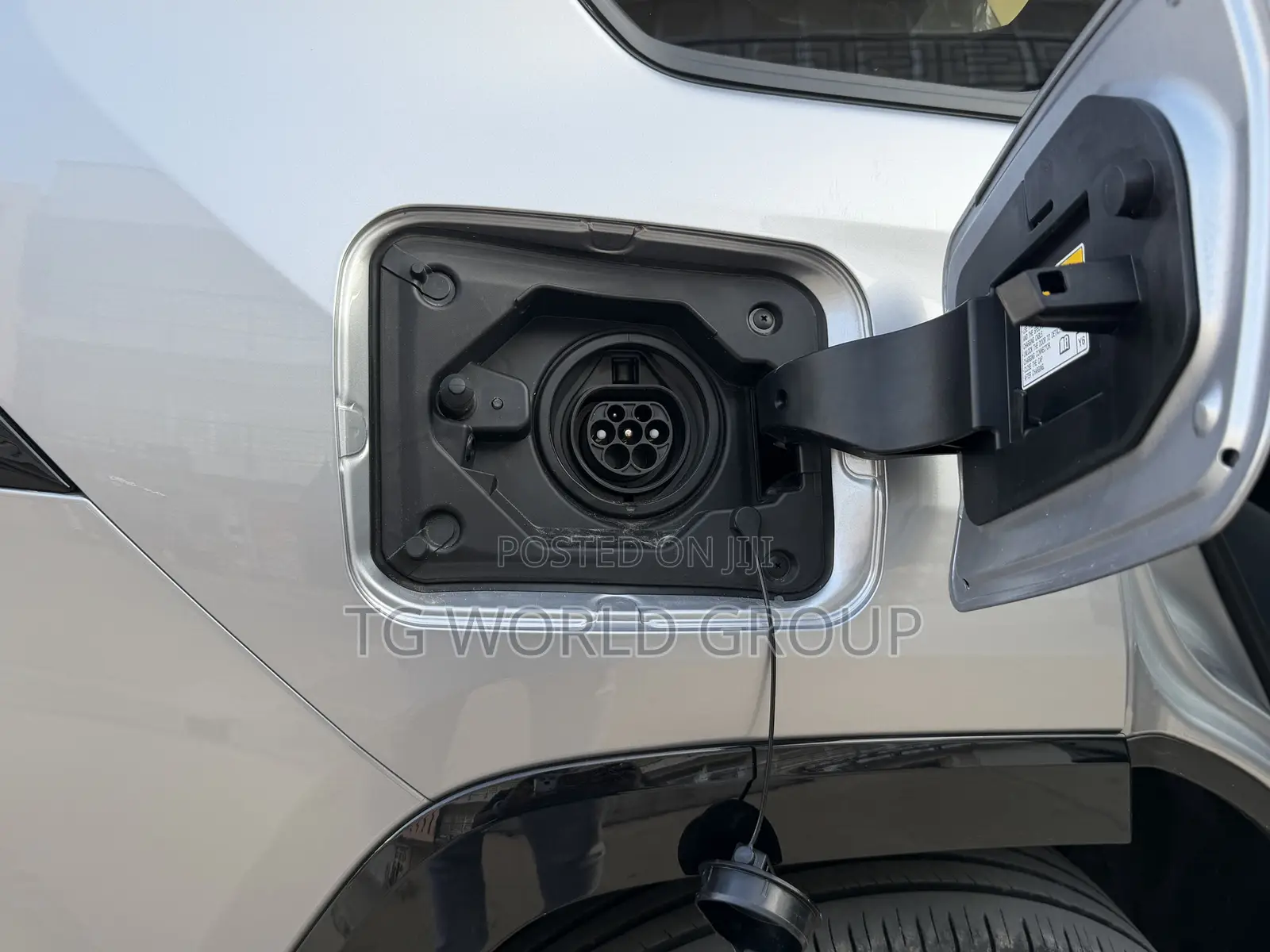 Toyota RAV4 Plug-In Hybrid 2025 Silver
