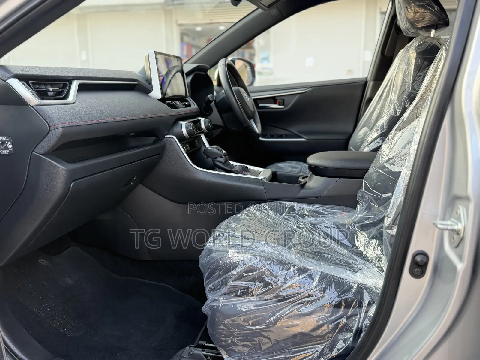Toyota RAV4 Plug-In Hybrid 2025 Silver