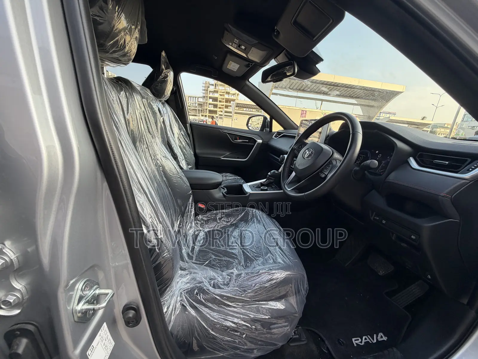 Toyota RAV4 Plug-In Hybrid 2025 Silver