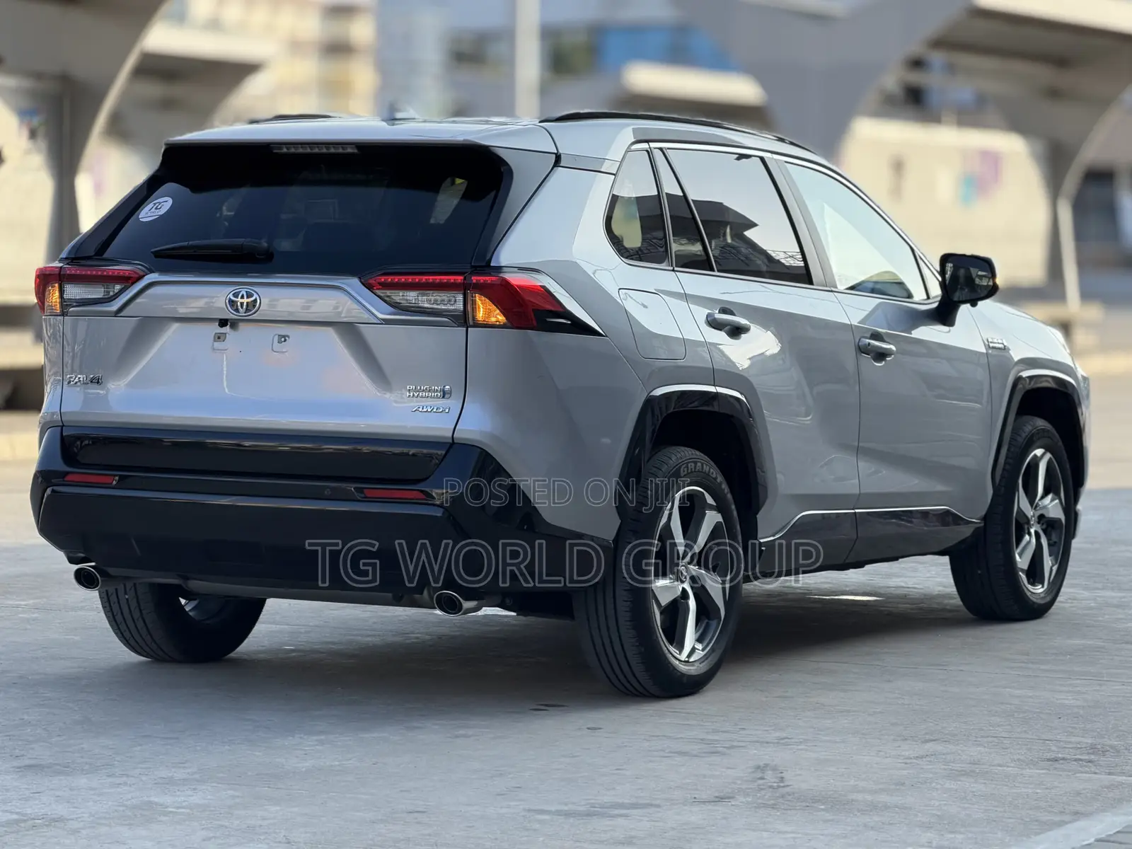 Toyota RAV4 Plug-In Hybrid 2025 Silver