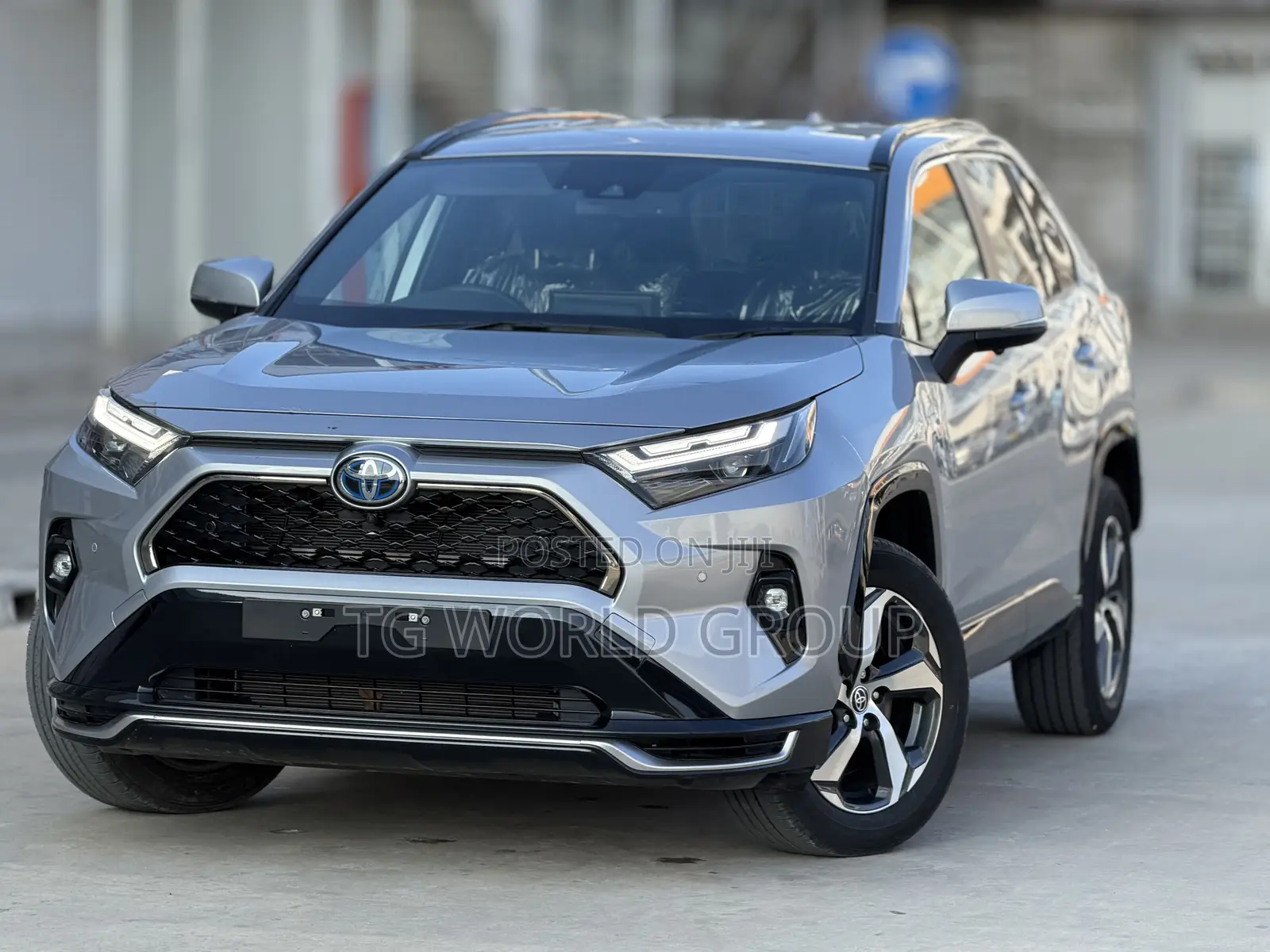 Toyota RAV4 Plug-In Hybrid 2025 Silver