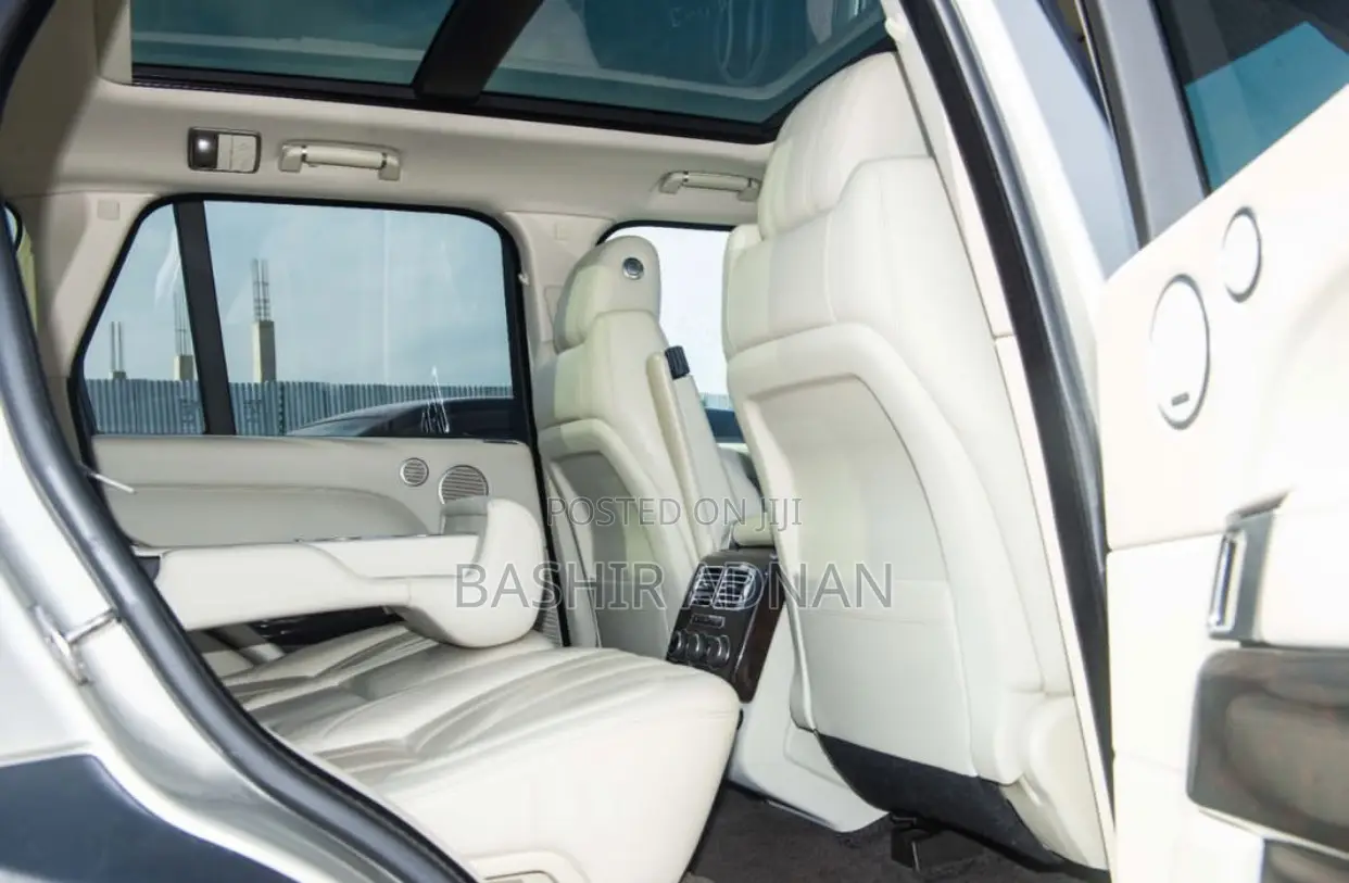 Land Rover Range Rover Vogue 2015 Gold