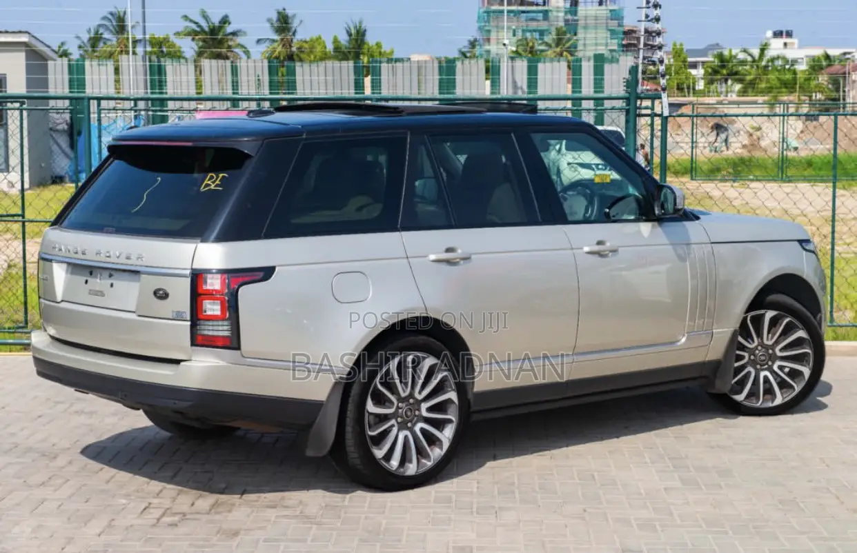 Land Rover Range Rover Vogue 2015 Gold
