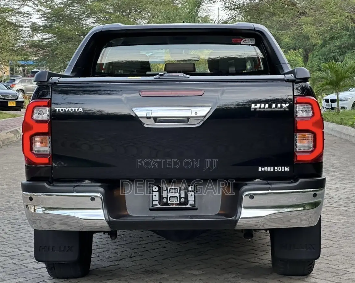 Toyota Hilux 2.4 Diesel 2020 Black