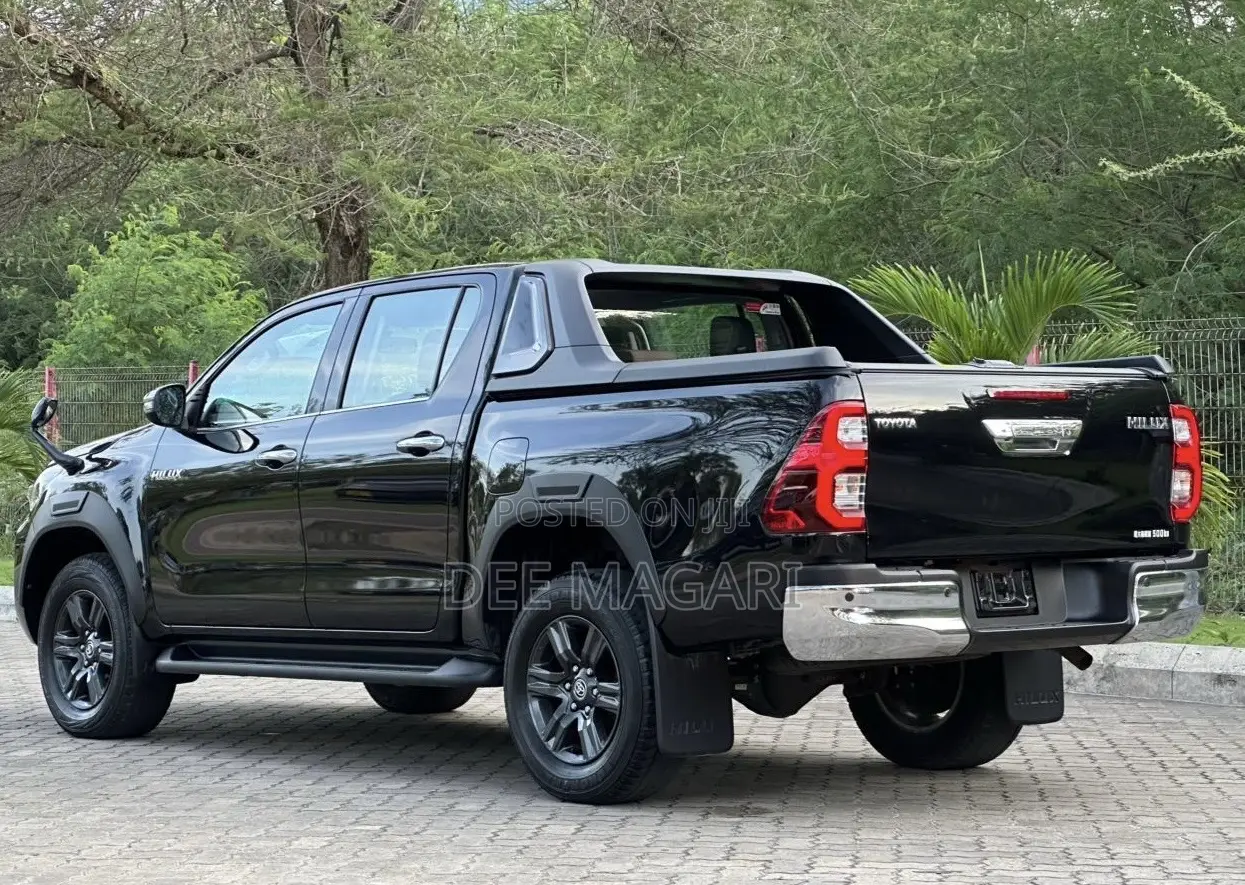 Toyota Hilux 2.4 Diesel 2020 Black