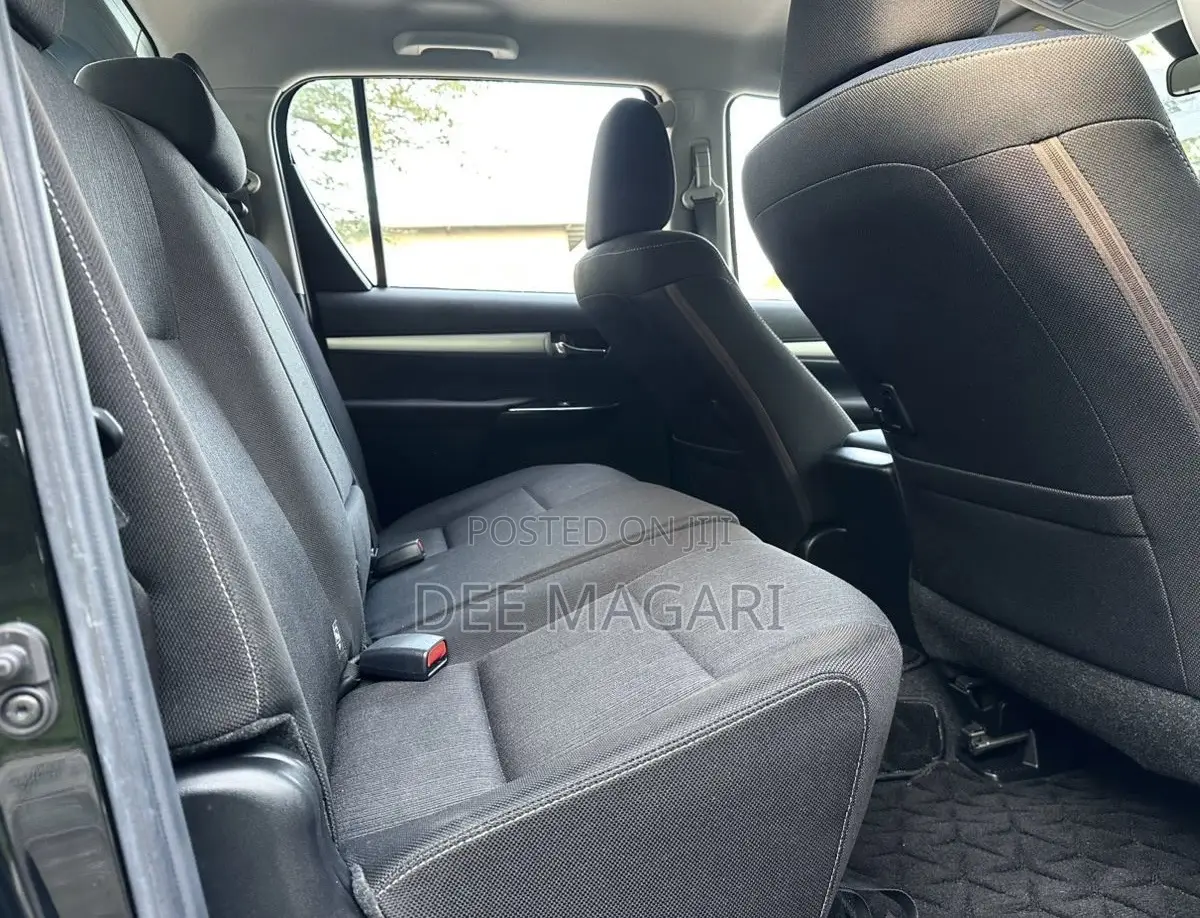 Toyota Hilux 2.4 Diesel 2020 Black