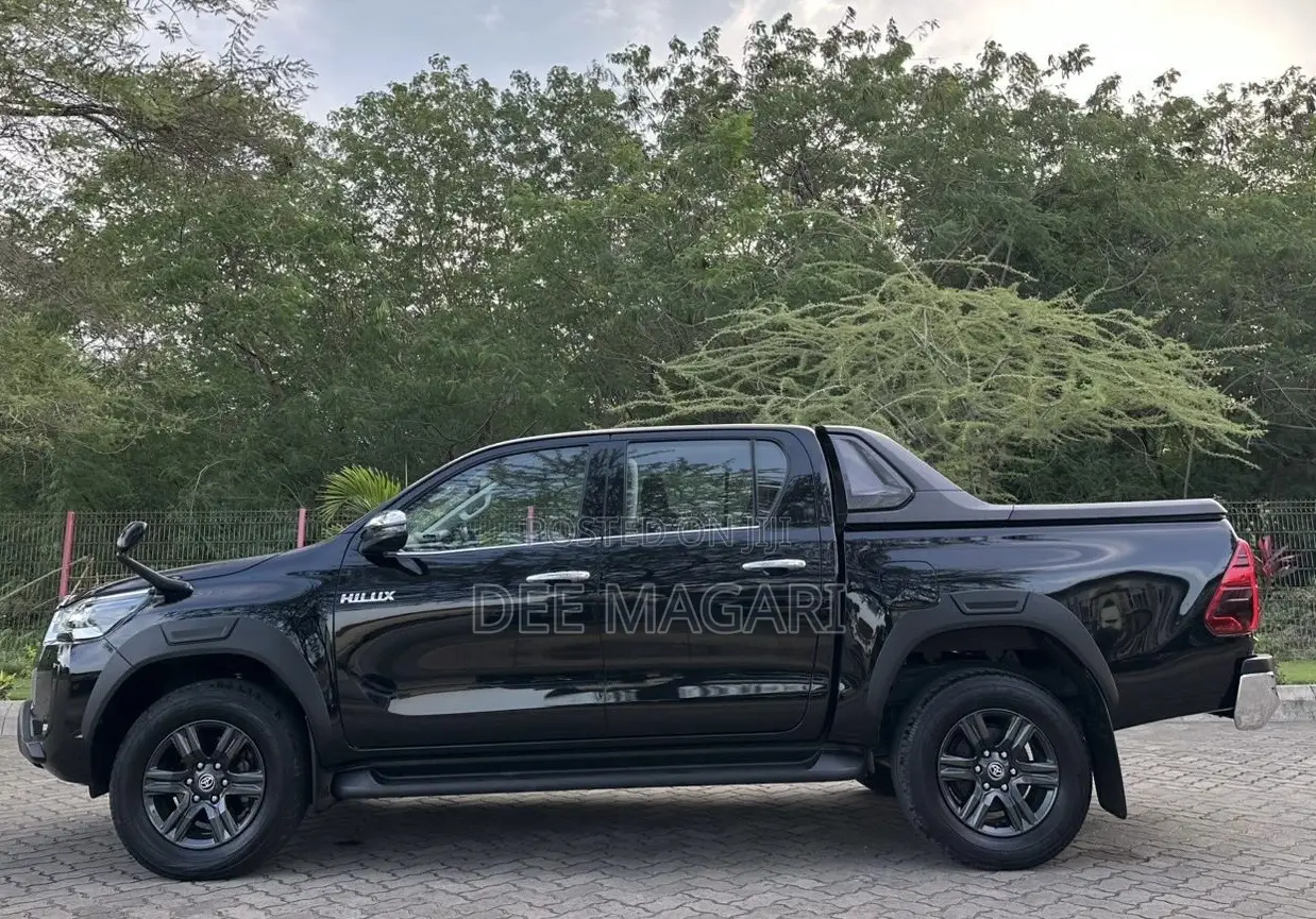 Toyota Hilux 2.4 Diesel 2020 Black