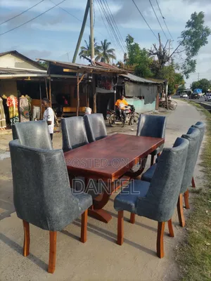 Dining Table Ya Watu Nane Wood Color