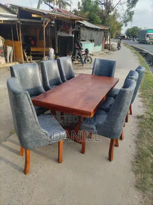 Dining Table Ya Watu Nane Wood Color