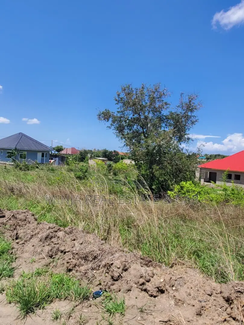 Plot for Sale Mbopo Opposite DDC Side.