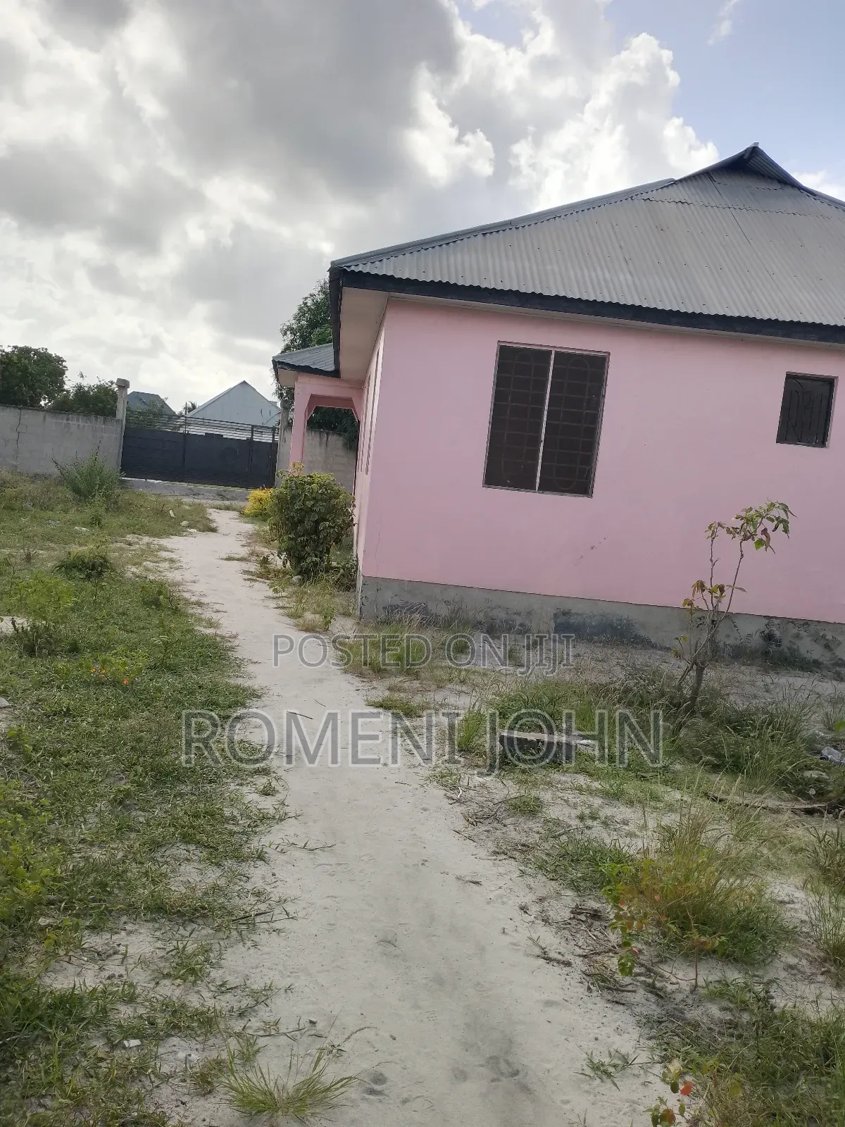 4bdrm House in Tanzania Daresalaam, Ilala for sale