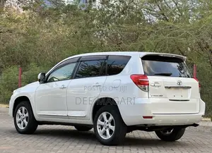 Toyota Vanguard 2012 White
