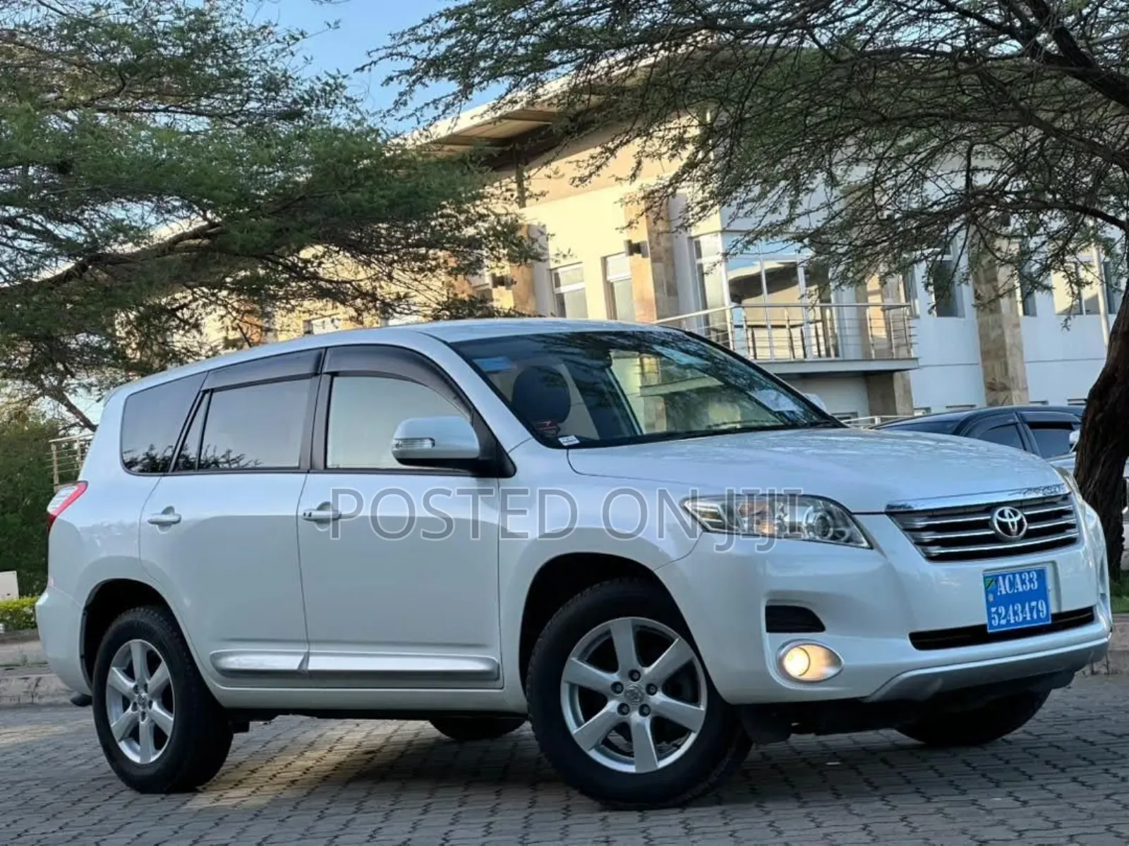 Toyota Vanguard 2009 White