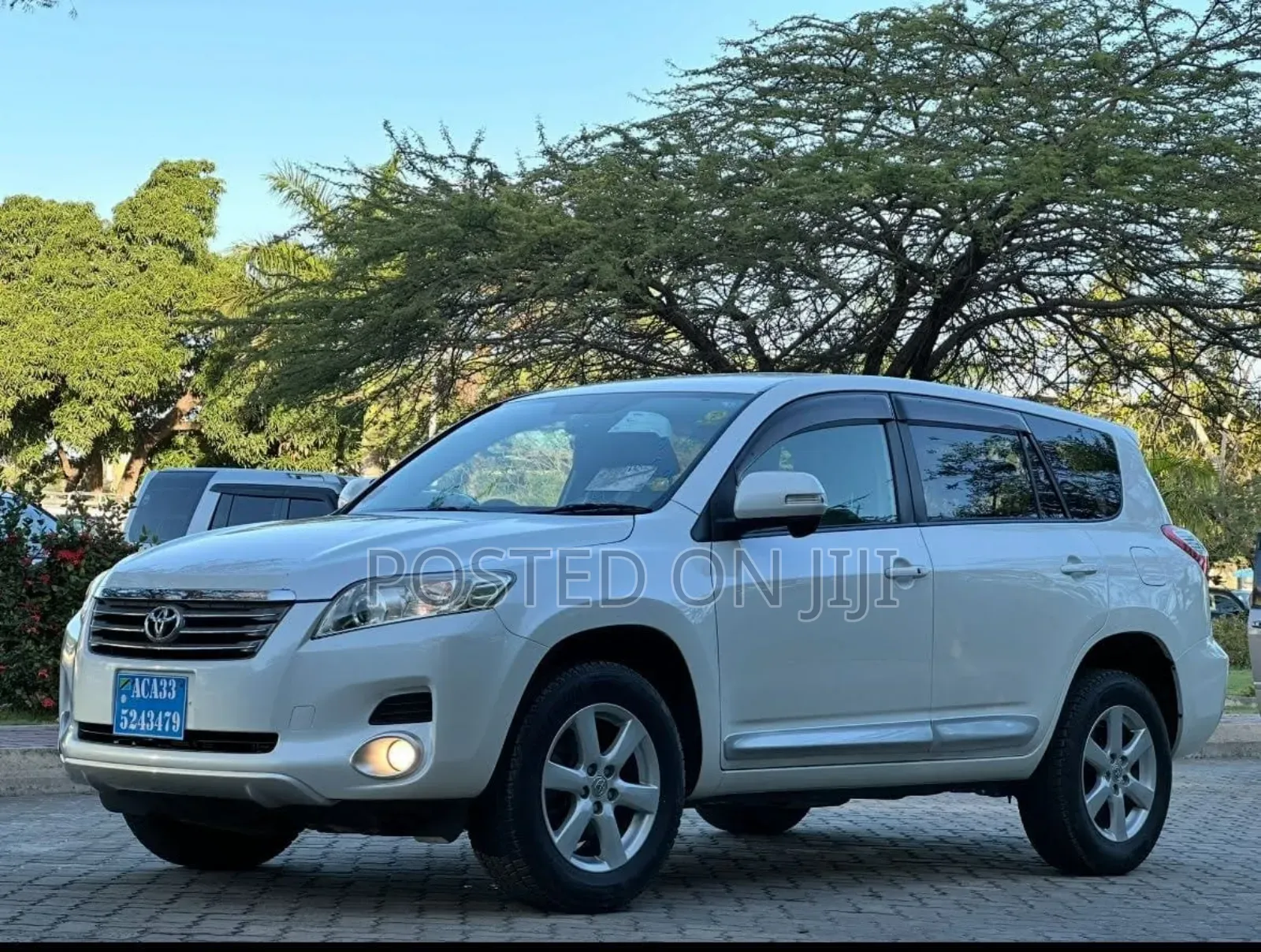 Toyota Vanguard 2009 White