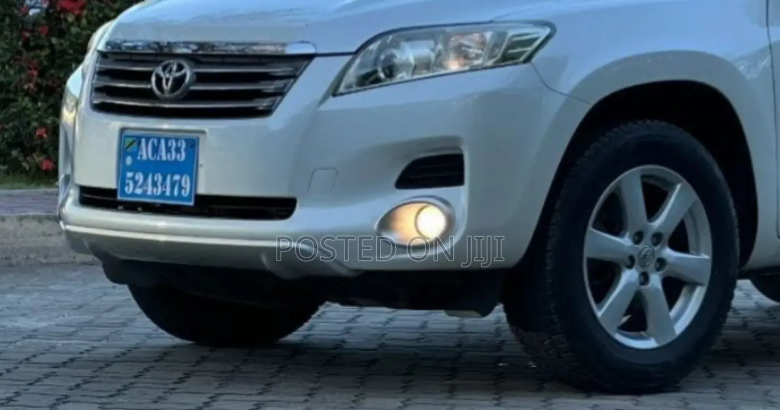 Toyota Vanguard 2009 White