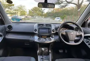 Toyota Vanguard 2012 White