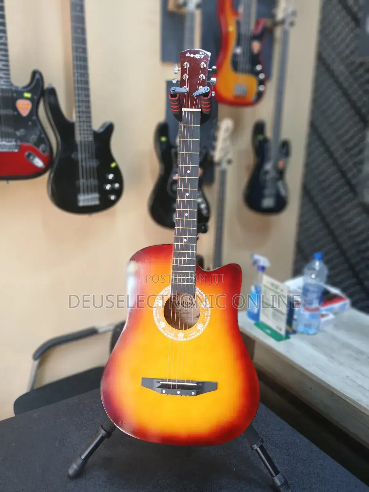 Acoustic Guitars 6 Strings