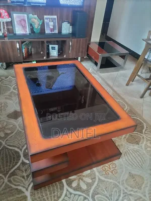Coffee Table Yenye Kioo Kizito Juu
