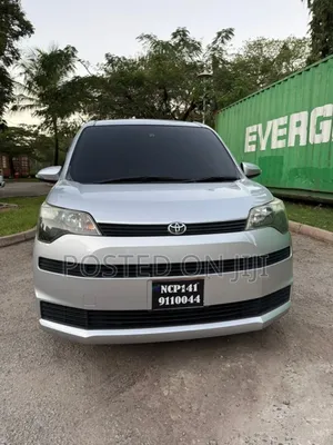 Toyota Porte 2014 Silver