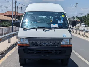 Toyota HiAce 2002 White