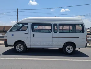 Toyota HiAce 2002 White