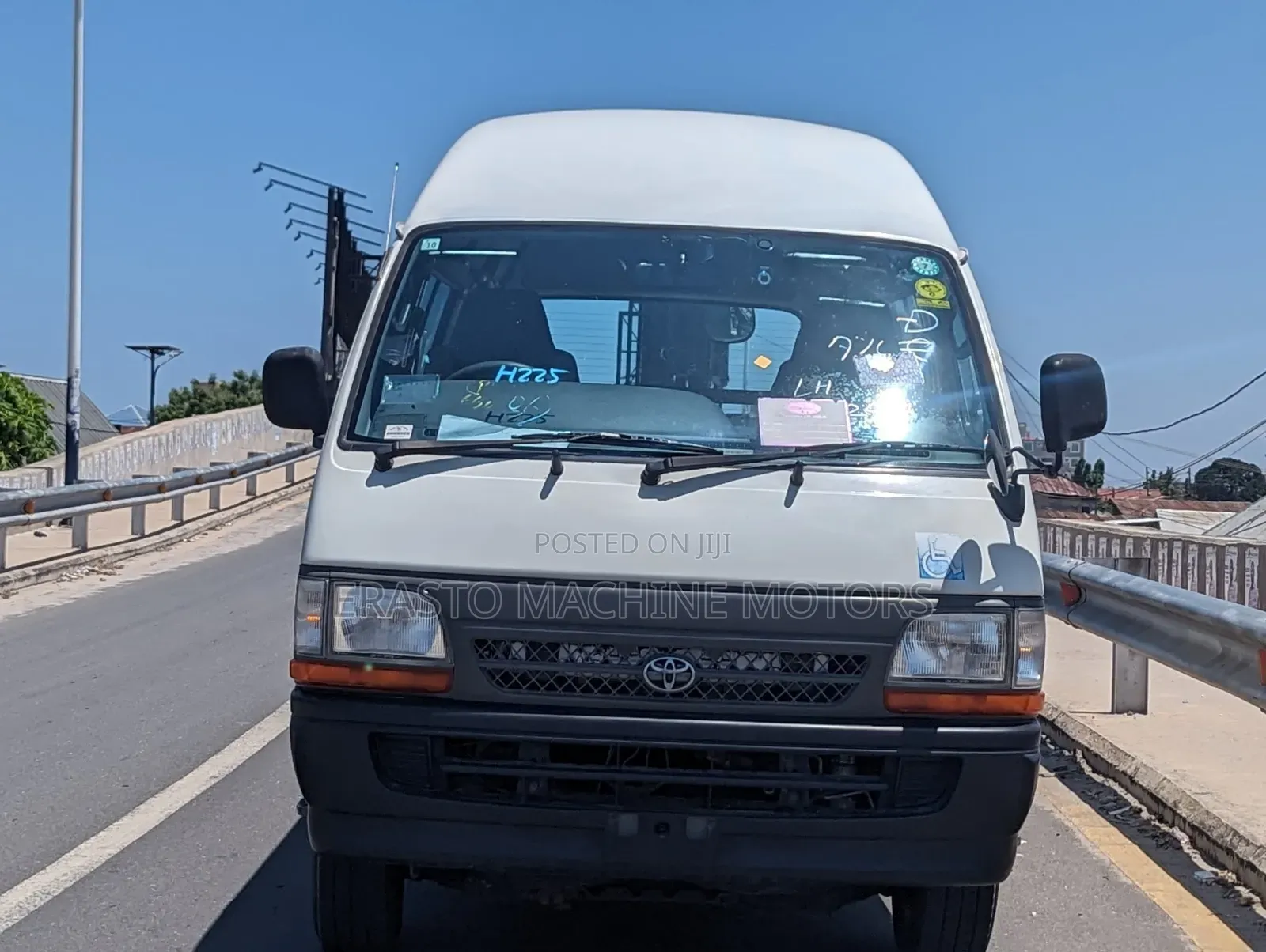 Toyota HiAce 2002 White