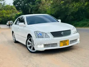 Toyota Crown Royale 2005 White