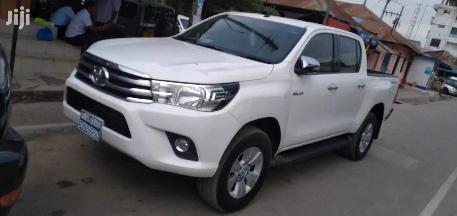 Toyota Hilux 2016 White