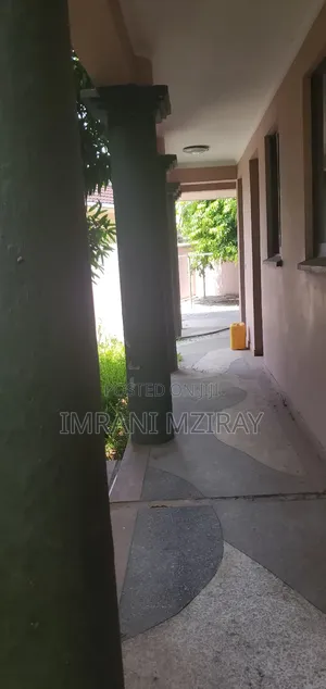 8bdrm Bungalow in Mikocheni for rent