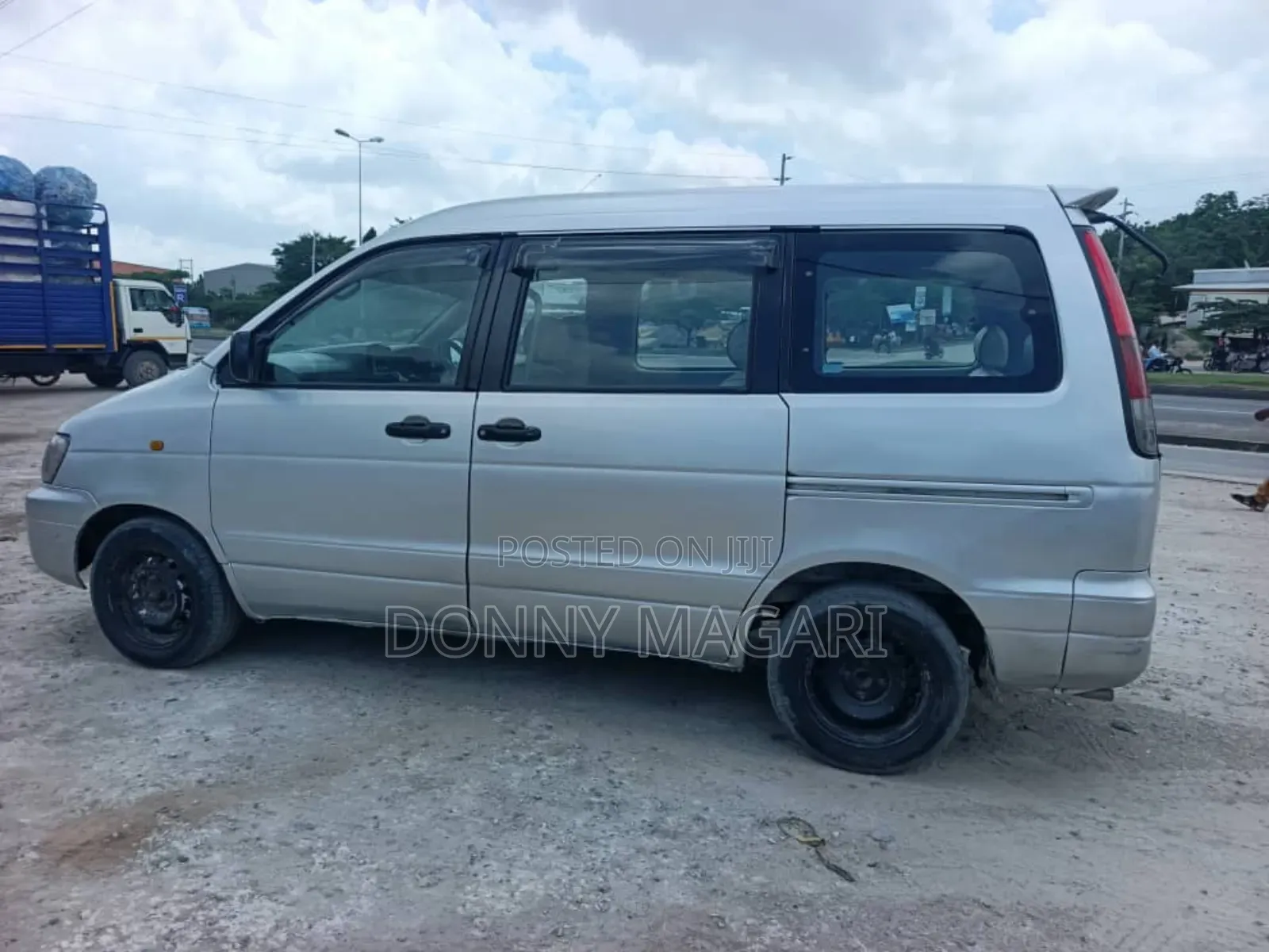 Toyota Noah 2003 Silver