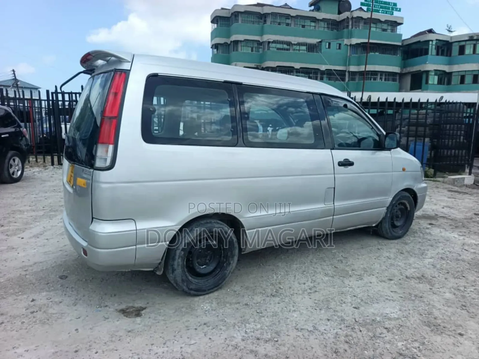 Toyota Noah 2003 Silver