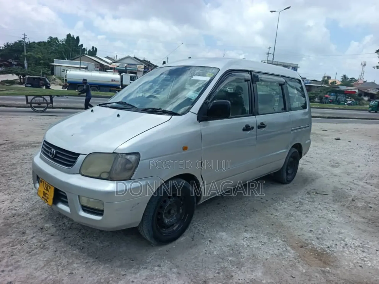 Toyota Noah 2003 Silver