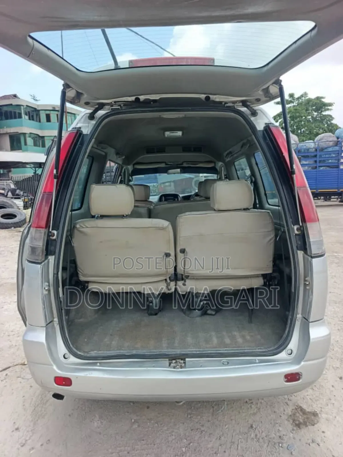 Toyota Noah 2003 Silver