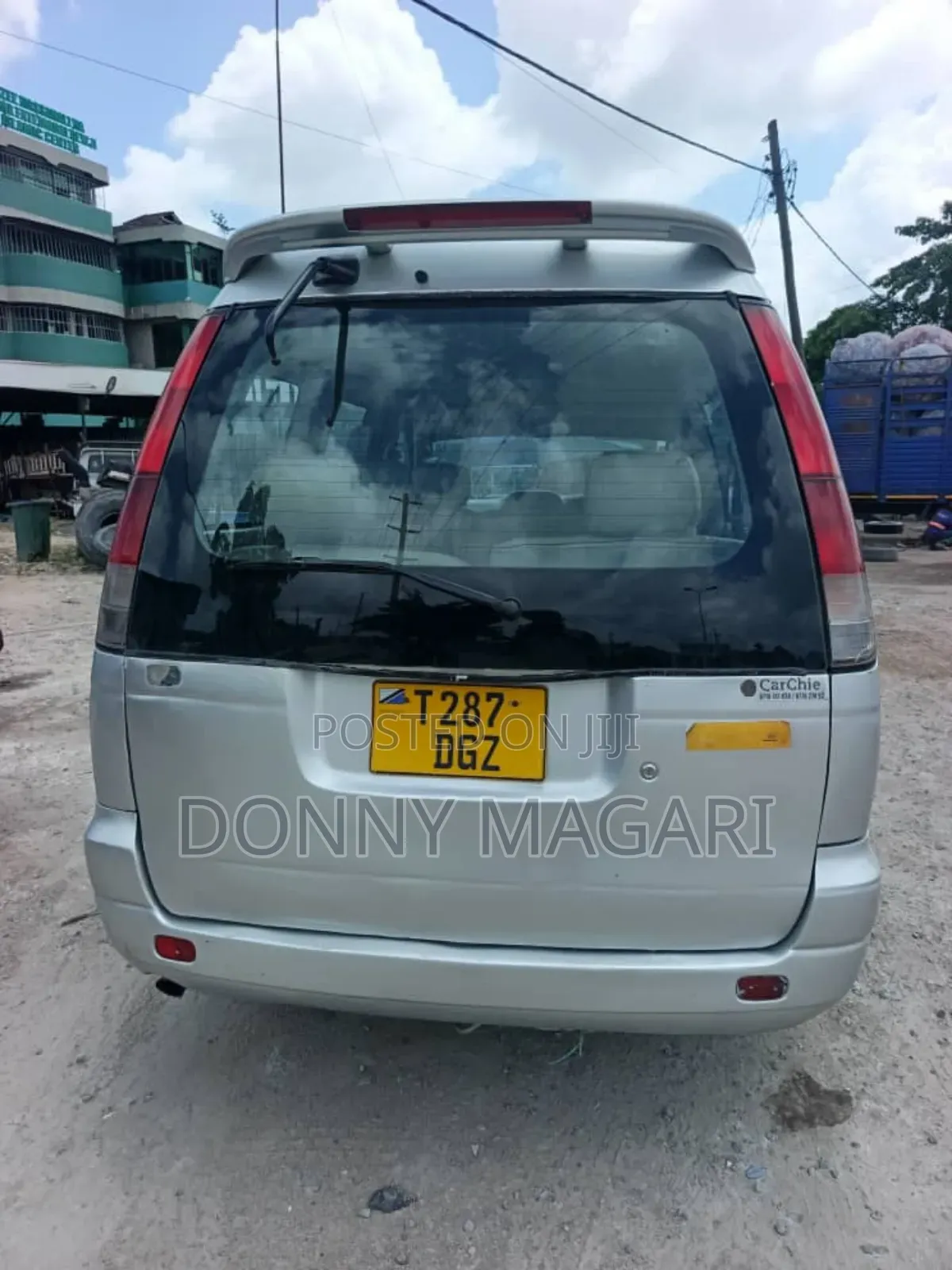 Toyota Noah 2003 Silver