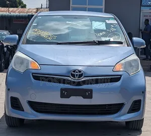 Toyota Ractis 2011 Blue