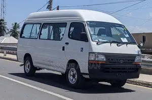 Toyota HiAce 2001 White
