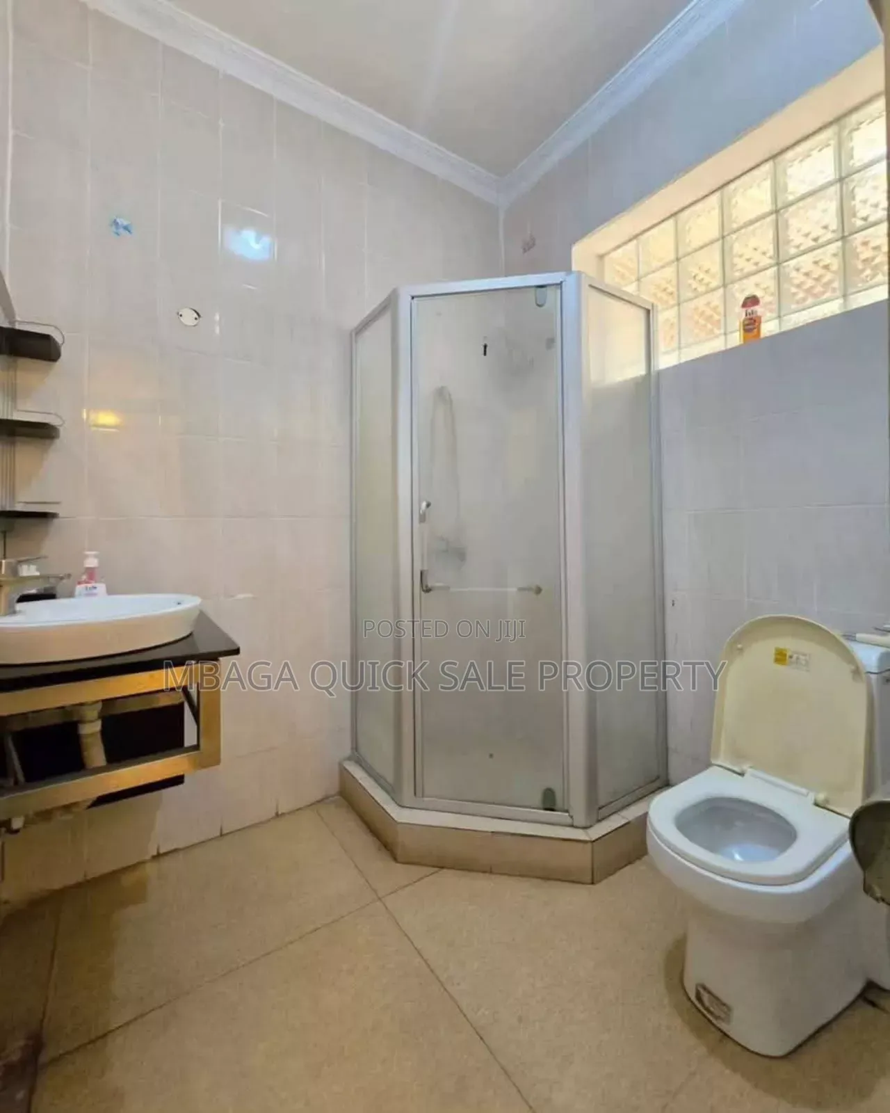 14bdrm House in Mikocheni for rent